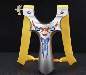 1 Dragon Eyed Stainless Steel Slingshot + 1 Rubber + Laser + 2 Aiming Sights + 3 L Keys + Aiming Fibres