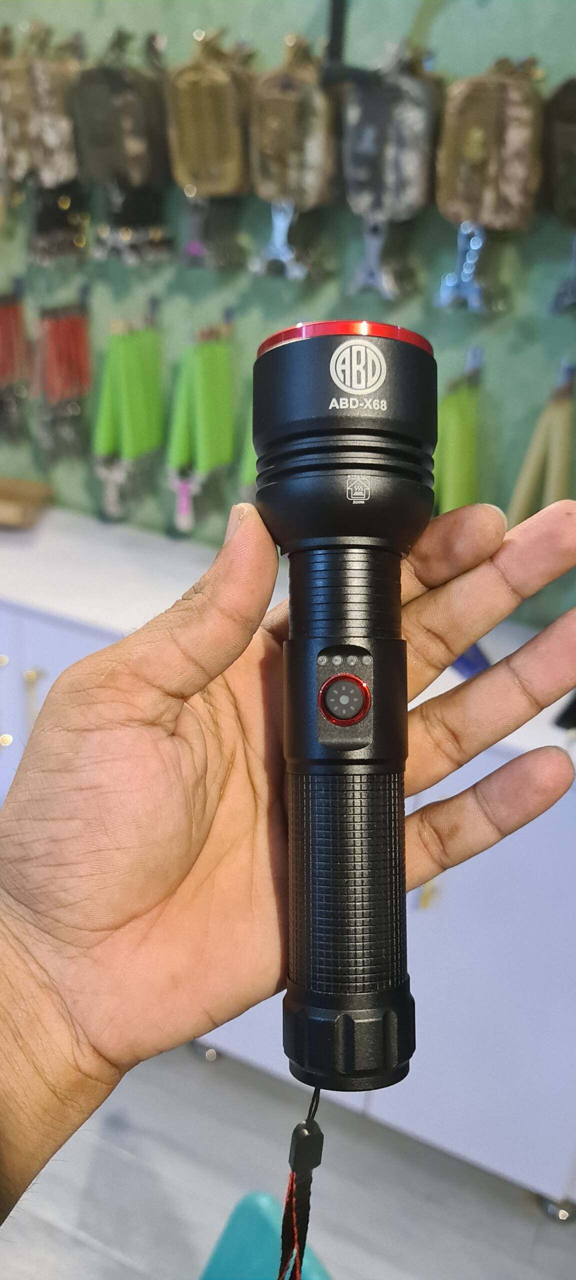 ABD-X68 (or similar 2200-series/CB-2208 style) multifunctional aluminum alloy rechargeable LED tactical flashlight - Image 4